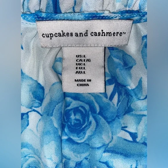 Cupcakes and Cashmere Brand Ladies Floral & Ruffled Blouse in Blue & White SZ LG - Picture 4 of 5